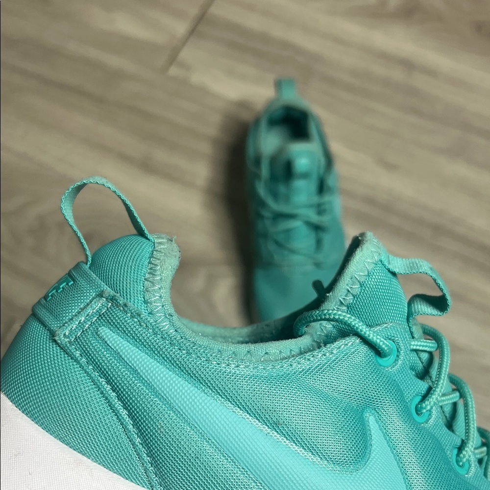 Nike Women's Teal Sneakers - Picture 11 of 11